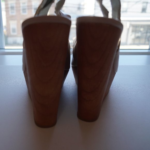 BCBGENERATION WEDGE HEELS, LIGHT PINK, SIZE 6 - Picture 5 of 8